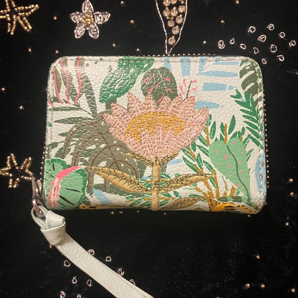 Gorgeous Min & Min Leather Embroidered Floral & Rainforest Print Wallet